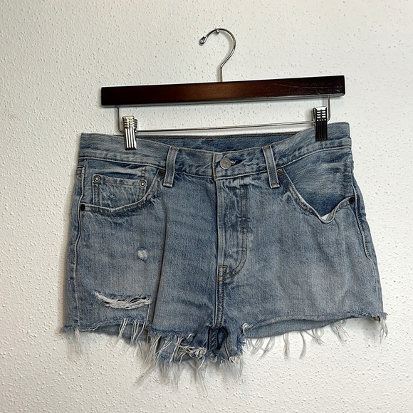 Levis 501 Distressed Buttonfly Jean Shorts Size 29 - Picture 1 of 9